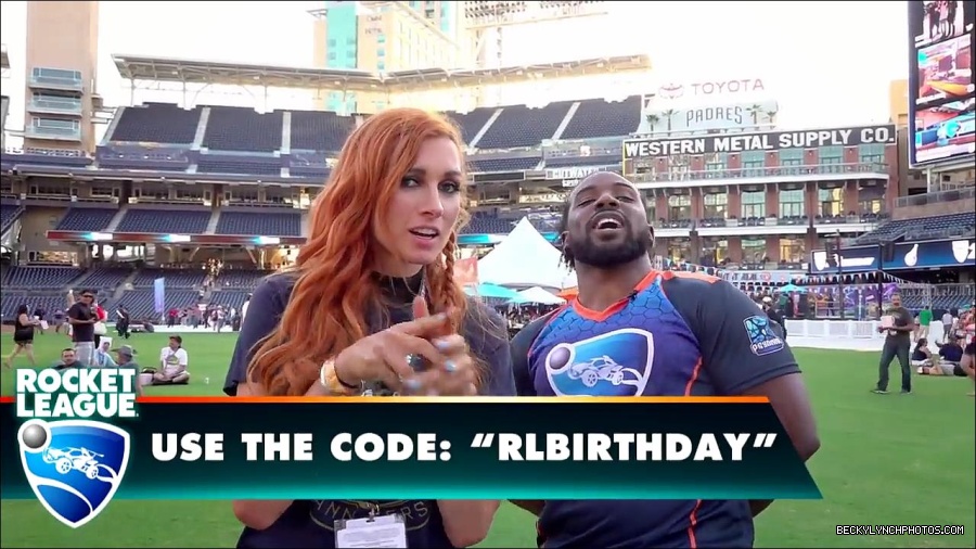 Y2Mate_is_-_BECKY_LYNCH___AUSTIN_CREED_celebrate_ROCKET_LEAGUE_s_3rd_BIRTHDAY21-vQ1lr9tQGxU-720p-1656082980627_mp4_000031000.jpg