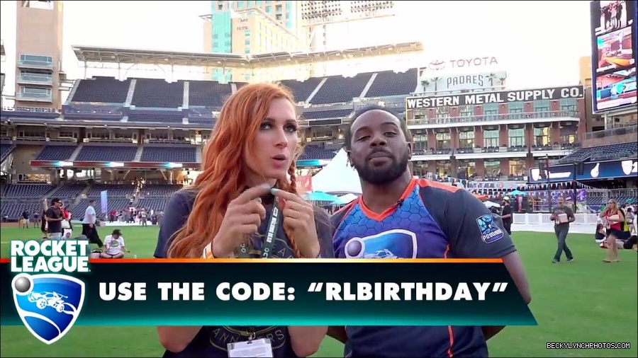 Y2Mate_is_-_BECKY_LYNCH___AUSTIN_CREED_celebrate_ROCKET_LEAGUE_s_3rd_BIRTHDAY21-vQ1lr9tQGxU-720p-1656082980627_mp4_000031800.jpg