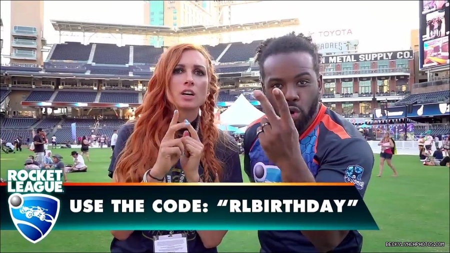 Y2Mate_is_-_BECKY_LYNCH___AUSTIN_CREED_celebrate_ROCKET_LEAGUE_s_3rd_BIRTHDAY21-vQ1lr9tQGxU-720p-1656082980627_mp4_000033800.jpg
