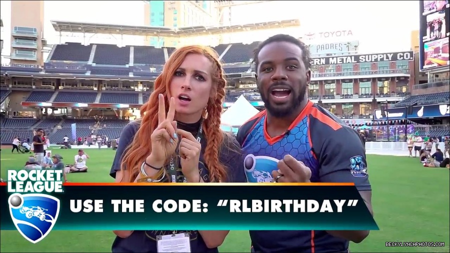 Y2Mate_is_-_BECKY_LYNCH___AUSTIN_CREED_celebrate_ROCKET_LEAGUE_s_3rd_BIRTHDAY21-vQ1lr9tQGxU-720p-1656082980627_mp4_000035400.jpg
