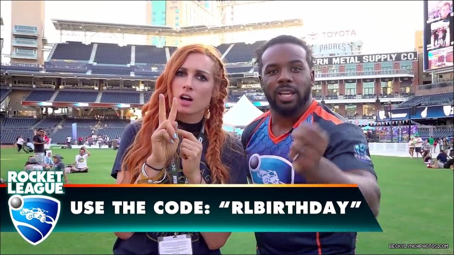 Y2Mate_is_-_BECKY_LYNCH___AUSTIN_CREED_celebrate_ROCKET_LEAGUE_s_3rd_BIRTHDAY21-vQ1lr9tQGxU-720p-1656082980627_mp4_000035800.jpg