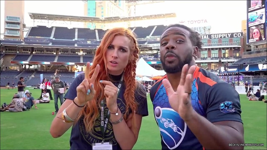 Y2Mate_is_-_BECKY_LYNCH___AUSTIN_CREED_celebrate_ROCKET_LEAGUE_s_3rd_BIRTHDAY21-vQ1lr9tQGxU-720p-1656082980627_mp4_000046200.jpg