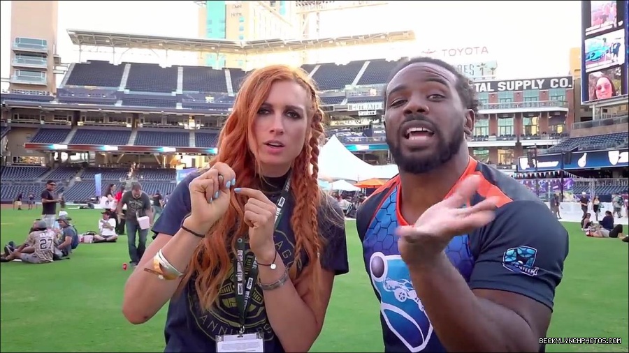 Y2Mate_is_-_BECKY_LYNCH___AUSTIN_CREED_celebrate_ROCKET_LEAGUE_s_3rd_BIRTHDAY21-vQ1lr9tQGxU-720p-1656082980627_mp4_000046600.jpg