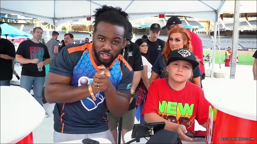 Y2Mate_is_-_BECKY_LYNCH___AUSTIN_CREED_celebrate_ROCKET_LEAGUE_s_3rd_BIRTHDAY21-vQ1lr9tQGxU-720p-1656082980627_mp4_000137800.jpg