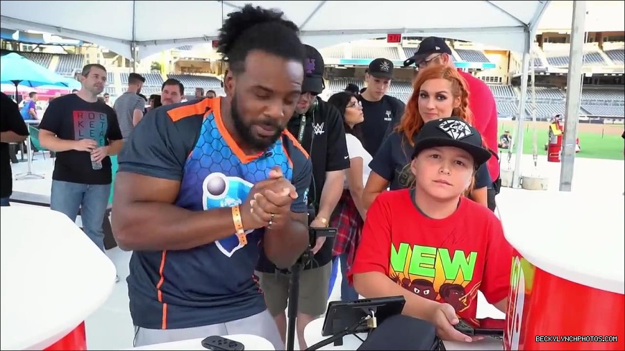 Y2Mate_is_-_BECKY_LYNCH___AUSTIN_CREED_celebrate_ROCKET_LEAGUE_s_3rd_BIRTHDAY21-vQ1lr9tQGxU-720p-1656082980627_mp4_000139000.jpg