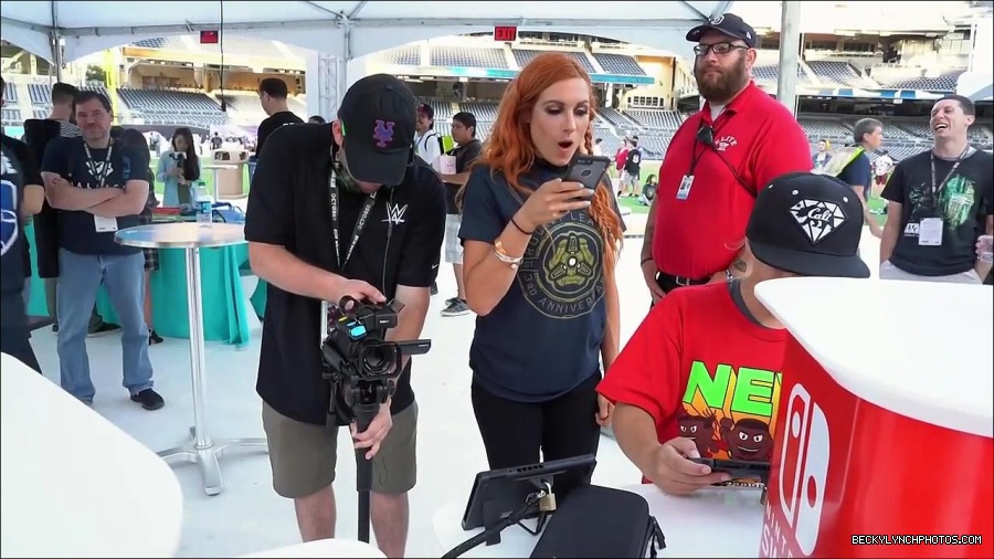 Y2Mate_is_-_BECKY_LYNCH___AUSTIN_CREED_celebrate_ROCKET_LEAGUE_s_3rd_BIRTHDAY21-vQ1lr9tQGxU-720p-1656082980627_mp4_000147800.jpg