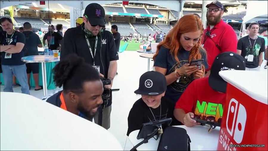 Y2Mate_is_-_BECKY_LYNCH___AUSTIN_CREED_celebrate_ROCKET_LEAGUE_s_3rd_BIRTHDAY21-vQ1lr9tQGxU-720p-1656082980627_mp4_000153800.jpg