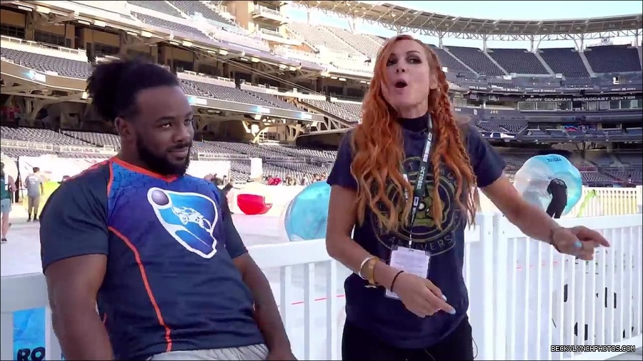 Y2Mate_is_-_BECKY_LYNCH___AUSTIN_CREED_celebrate_ROCKET_LEAGUE_s_3rd_BIRTHDAY21-vQ1lr9tQGxU-720p-1656082980627_mp4_000161400.jpg