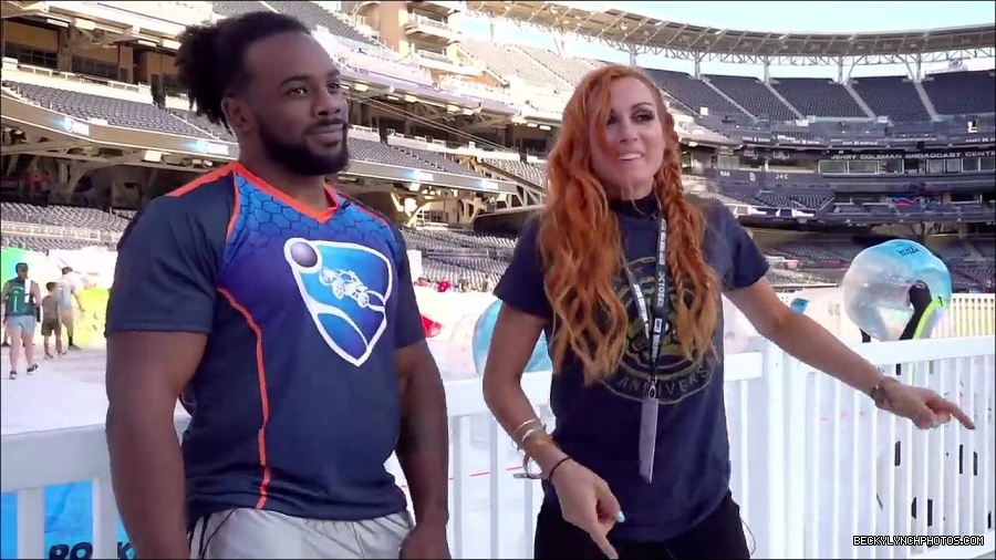 Y2Mate_is_-_BECKY_LYNCH___AUSTIN_CREED_celebrate_ROCKET_LEAGUE_s_3rd_BIRTHDAY21-vQ1lr9tQGxU-720p-1656082980627_mp4_000162200.jpg