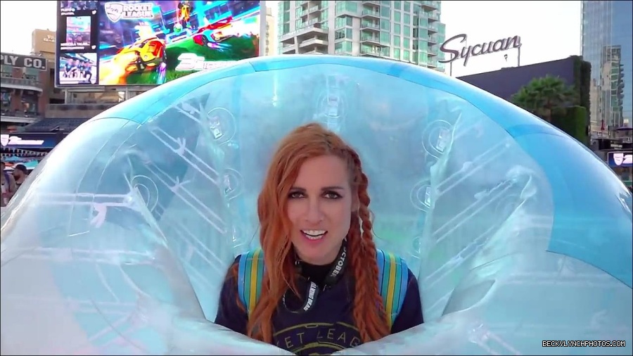 Y2Mate_is_-_BECKY_LYNCH___AUSTIN_CREED_celebrate_ROCKET_LEAGUE_s_3rd_BIRTHDAY21-vQ1lr9tQGxU-720p-1656082980627_mp4_000172800.jpg