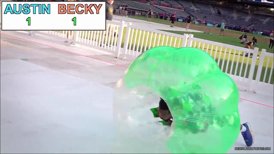 Y2Mate_is_-_BECKY_LYNCH___AUSTIN_CREED_celebrate_ROCKET_LEAGUE_s_3rd_BIRTHDAY21-vQ1lr9tQGxU-720p-1656082980627_mp4_000212800.jpg