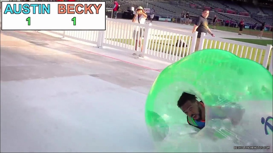 Y2Mate_is_-_BECKY_LYNCH___AUSTIN_CREED_celebrate_ROCKET_LEAGUE_s_3rd_BIRTHDAY21-vQ1lr9tQGxU-720p-1656082980627_mp4_000213600.jpg