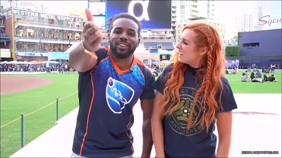 Y2Mate_is_-_BECKY_LYNCH___AUSTIN_CREED_celebrate_ROCKET_LEAGUE_s_3rd_BIRTHDAY21-vQ1lr9tQGxU-720p-1656082980627_mp4_000261266.jpg