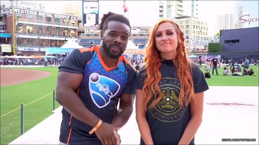 Y2Mate_is_-_BECKY_LYNCH___AUSTIN_CREED_celebrate_ROCKET_LEAGUE_s_3rd_BIRTHDAY21-vQ1lr9tQGxU-720p-1656082980627_mp4_000268066.jpg