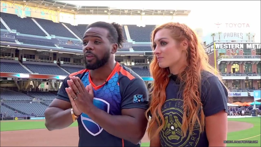 Y2Mate_is_-_BECKY_LYNCH___AUSTIN_CREED_celebrate_ROCKET_LEAGUE_s_3rd_BIRTHDAY21-vQ1lr9tQGxU-720p-1656082980627_mp4_000272066.jpg