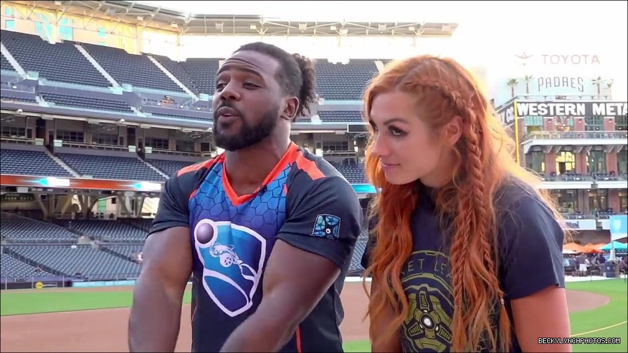 Y2Mate_is_-_BECKY_LYNCH___AUSTIN_CREED_celebrate_ROCKET_LEAGUE_s_3rd_BIRTHDAY21-vQ1lr9tQGxU-720p-1656082980627_mp4_000273666.jpg