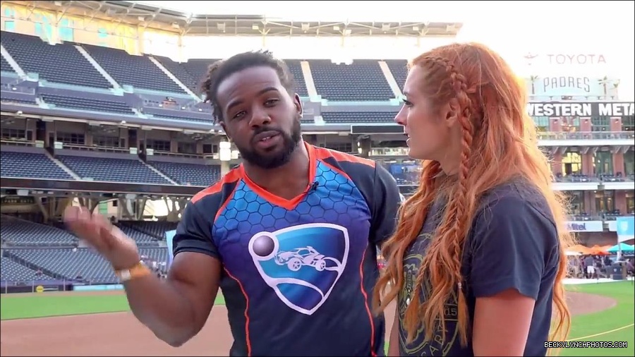 Y2Mate_is_-_BECKY_LYNCH___AUSTIN_CREED_celebrate_ROCKET_LEAGUE_s_3rd_BIRTHDAY21-vQ1lr9tQGxU-720p-1656082980627_mp4_000276466.jpg