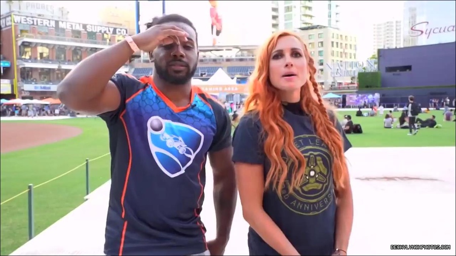 Y2Mate_is_-_BECKY_LYNCH___AUSTIN_CREED_celebrate_ROCKET_LEAGUE_s_3rd_BIRTHDAY21-vQ1lr9tQGxU-720p-1656082980627_mp4_000276866.jpg