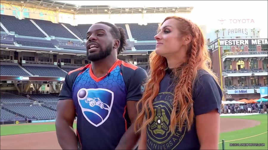 Y2Mate_is_-_BECKY_LYNCH___AUSTIN_CREED_celebrate_ROCKET_LEAGUE_s_3rd_BIRTHDAY21-vQ1lr9tQGxU-720p-1656082980627_mp4_000290066.jpg