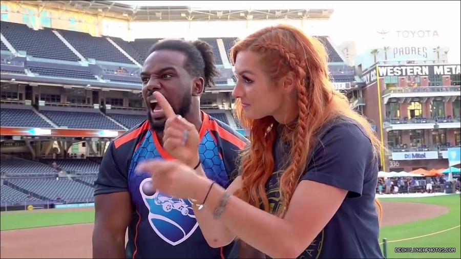 Y2Mate_is_-_BECKY_LYNCH___AUSTIN_CREED_celebrate_ROCKET_LEAGUE_s_3rd_BIRTHDAY21-vQ1lr9tQGxU-720p-1656082980627_mp4_000294066.jpg