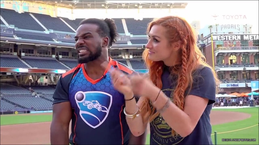 Y2Mate_is_-_BECKY_LYNCH___AUSTIN_CREED_celebrate_ROCKET_LEAGUE_s_3rd_BIRTHDAY21-vQ1lr9tQGxU-720p-1656082980627_mp4_000296066.jpg