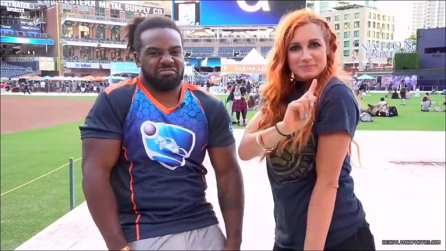 Y2Mate_is_-_BECKY_LYNCH___AUSTIN_CREED_celebrate_ROCKET_LEAGUE_s_3rd_BIRTHDAY21-vQ1lr9tQGxU-720p-1656082980627_mp4_000306066.jpg