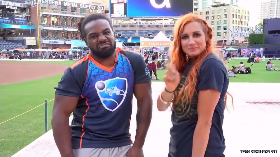 Y2Mate_is_-_BECKY_LYNCH___AUSTIN_CREED_celebrate_ROCKET_LEAGUE_s_3rd_BIRTHDAY21-vQ1lr9tQGxU-720p-1656082980627_mp4_000306466.jpg