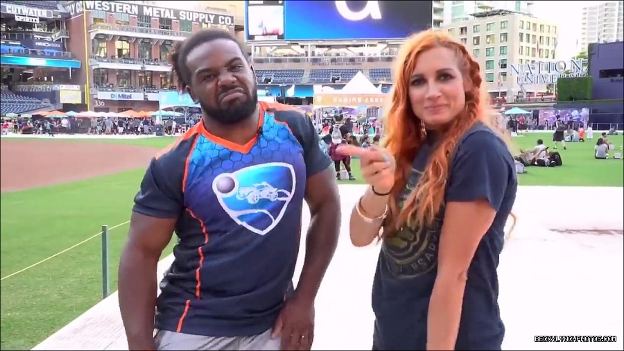 Y2Mate_is_-_BECKY_LYNCH___AUSTIN_CREED_celebrate_ROCKET_LEAGUE_s_3rd_BIRTHDAY21-vQ1lr9tQGxU-720p-1656082980627_mp4_000306866.jpg