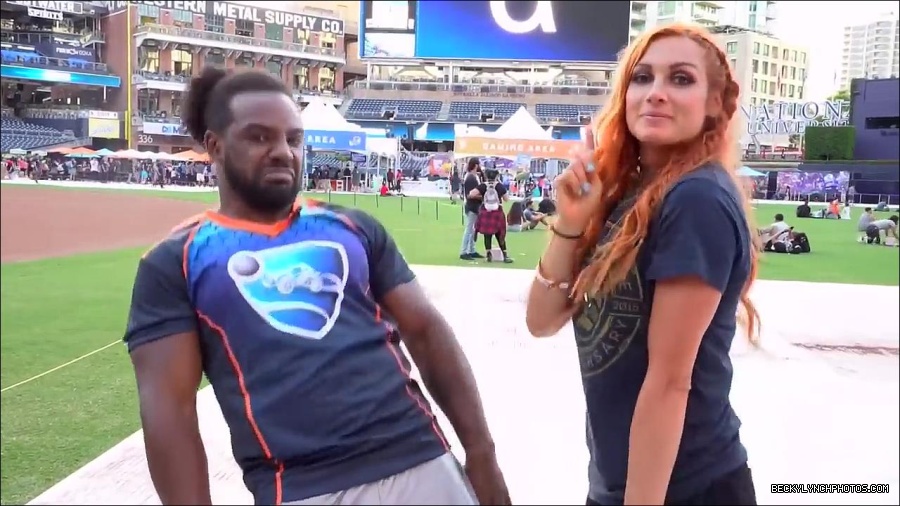 Y2Mate_is_-_BECKY_LYNCH___AUSTIN_CREED_celebrate_ROCKET_LEAGUE_s_3rd_BIRTHDAY21-vQ1lr9tQGxU-720p-1656082980627_mp4_000312066.jpg