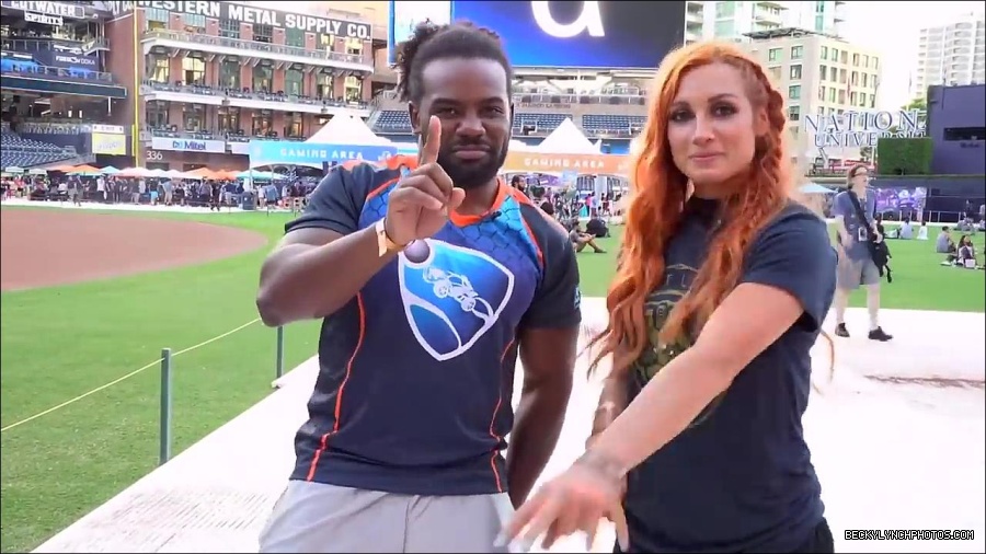 Y2Mate_is_-_BECKY_LYNCH___AUSTIN_CREED_celebrate_ROCKET_LEAGUE_s_3rd_BIRTHDAY21-vQ1lr9tQGxU-720p-1656082980627_mp4_000314866.jpg