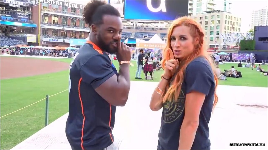 Y2Mate_is_-_BECKY_LYNCH___AUSTIN_CREED_celebrate_ROCKET_LEAGUE_s_3rd_BIRTHDAY21-vQ1lr9tQGxU-720p-1656082980627_mp4_000320466.jpg