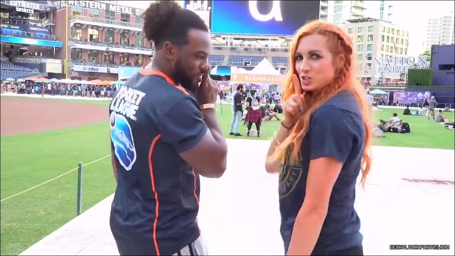 Y2Mate_is_-_BECKY_LYNCH___AUSTIN_CREED_celebrate_ROCKET_LEAGUE_s_3rd_BIRTHDAY21-vQ1lr9tQGxU-720p-1656082980627_mp4_000320866.jpg