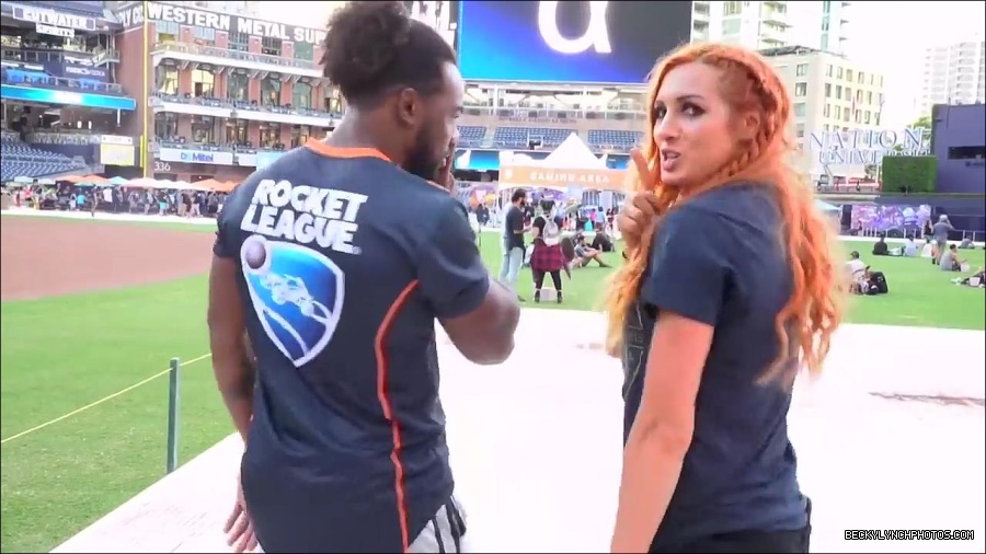 Y2Mate_is_-_BECKY_LYNCH___AUSTIN_CREED_celebrate_ROCKET_LEAGUE_s_3rd_BIRTHDAY21-vQ1lr9tQGxU-720p-1656082980627_mp4_000321266.jpg