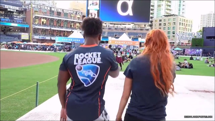 Y2Mate_is_-_BECKY_LYNCH___AUSTIN_CREED_celebrate_ROCKET_LEAGUE_s_3rd_BIRTHDAY21-vQ1lr9tQGxU-720p-1656082980627_mp4_000323266.jpg