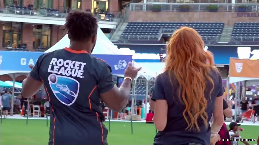 Y2Mate_is_-_BECKY_LYNCH___AUSTIN_CREED_celebrate_ROCKET_LEAGUE_s_3rd_BIRTHDAY21-vQ1lr9tQGxU-720p-1656082980627_mp4_000332066.jpg
