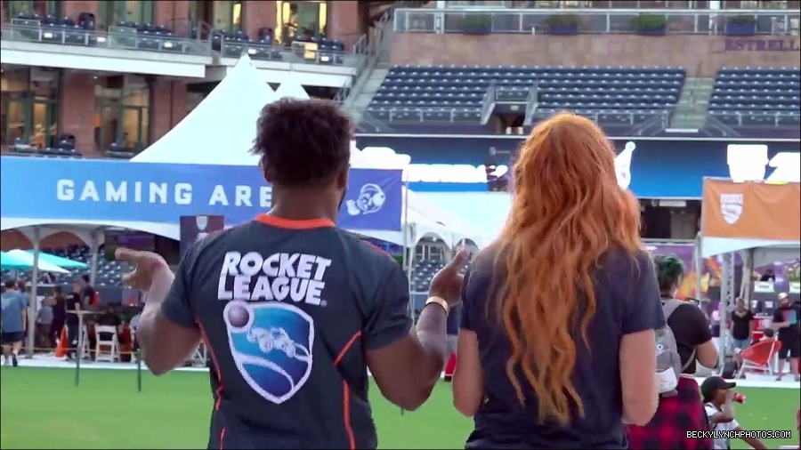 Y2Mate_is_-_BECKY_LYNCH___AUSTIN_CREED_celebrate_ROCKET_LEAGUE_s_3rd_BIRTHDAY21-vQ1lr9tQGxU-720p-1656082980627_mp4_000332466.jpg