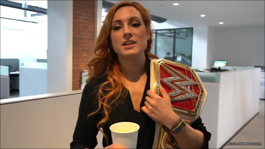 Y2Mate_is_-_BECKY_LYNCH_visits_the_NEW_UpUpDownDown_Studio21-nQJ31QXsyGs-720p-1656083018926_mp4_000001266.jpg