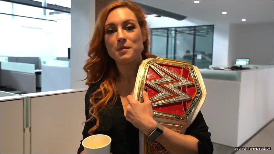 Y2Mate_is_-_BECKY_LYNCH_visits_the_NEW_UpUpDownDown_Studio21-nQJ31QXsyGs-720p-1656083018926_mp4_000002066.jpg