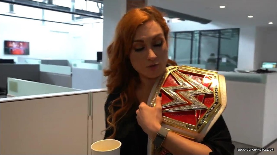 Y2Mate_is_-_BECKY_LYNCH_visits_the_NEW_UpUpDownDown_Studio21-nQJ31QXsyGs-720p-1656083018926_mp4_000002866.jpg