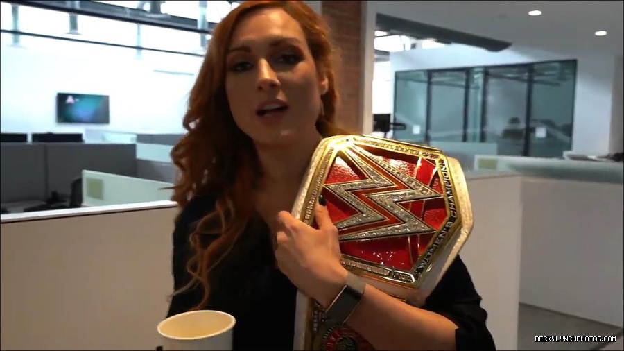 Y2Mate_is_-_BECKY_LYNCH_visits_the_NEW_UpUpDownDown_Studio21-nQJ31QXsyGs-720p-1656083018926_mp4_000003266.jpg