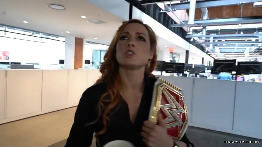 Y2Mate_is_-_BECKY_LYNCH_visits_the_NEW_UpUpDownDown_Studio21-nQJ31QXsyGs-720p-1656083018926_mp4_000008866.jpg