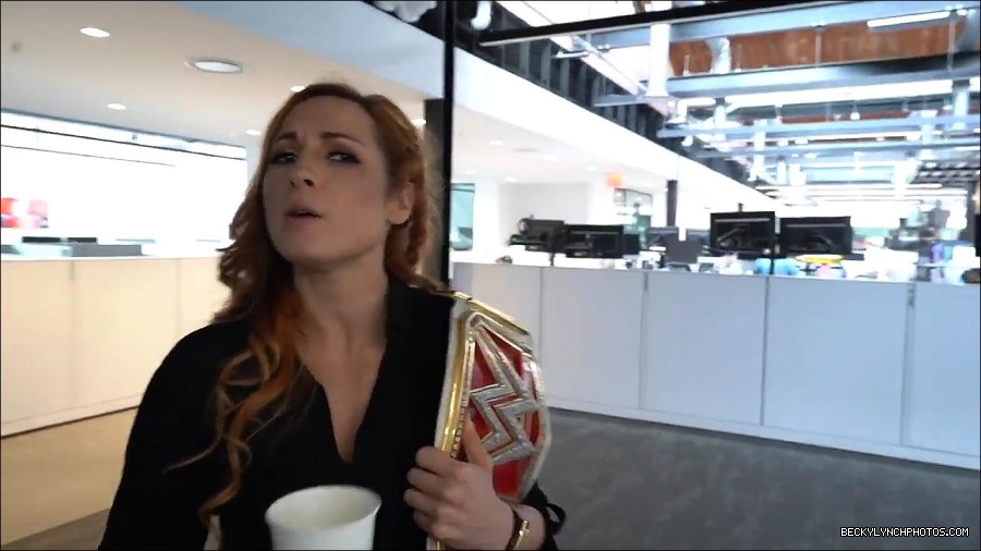 Y2Mate_is_-_BECKY_LYNCH_visits_the_NEW_UpUpDownDown_Studio21-nQJ31QXsyGs-720p-1656083018926_mp4_000010066.jpg