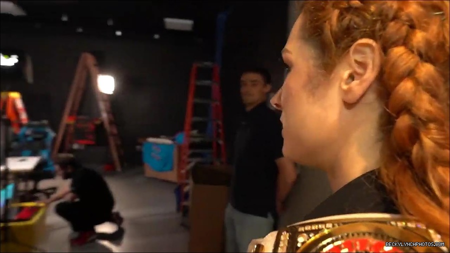 Y2Mate_is_-_BECKY_LYNCH_visits_the_NEW_UpUpDownDown_Studio21-nQJ31QXsyGs-720p-1656083018926_mp4_000026466.jpg