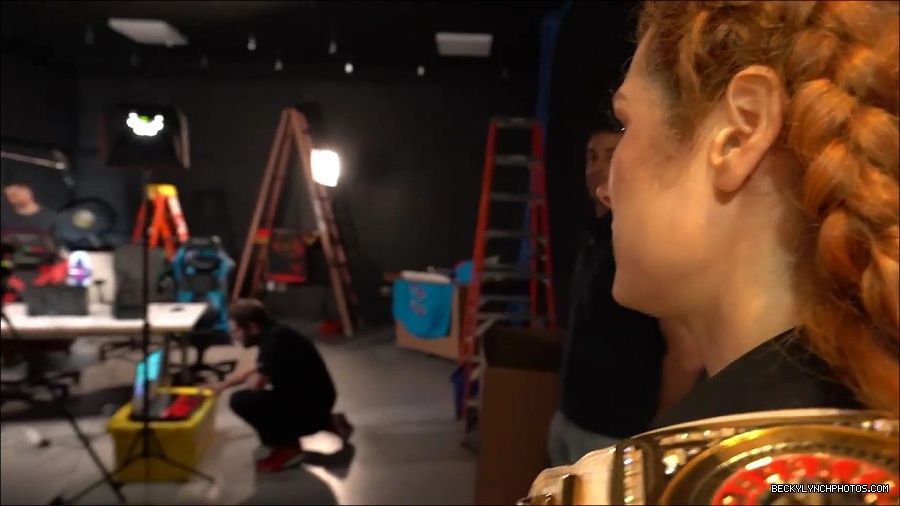 Y2Mate_is_-_BECKY_LYNCH_visits_the_NEW_UpUpDownDown_Studio21-nQJ31QXsyGs-720p-1656083018926_mp4_000026866.jpg