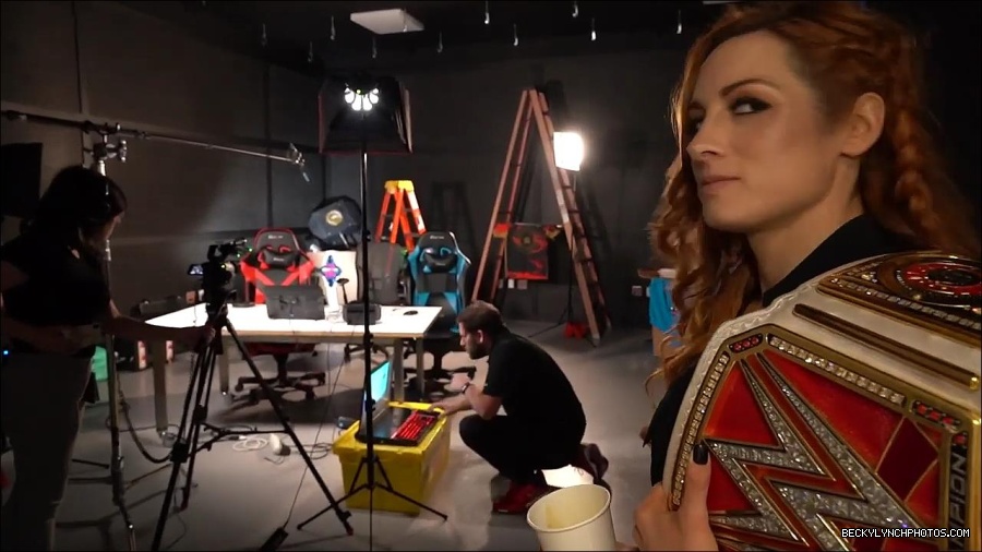 Y2Mate_is_-_BECKY_LYNCH_visits_the_NEW_UpUpDownDown_Studio21-nQJ31QXsyGs-720p-1656083018926_mp4_000033266.jpg