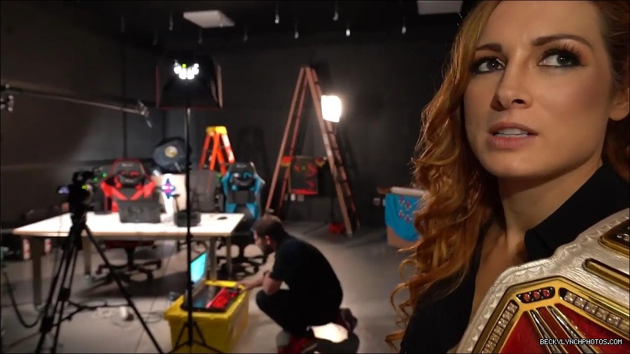 Y2Mate_is_-_BECKY_LYNCH_visits_the_NEW_UpUpDownDown_Studio21-nQJ31QXsyGs-720p-1656083018926_mp4_000034466.jpg