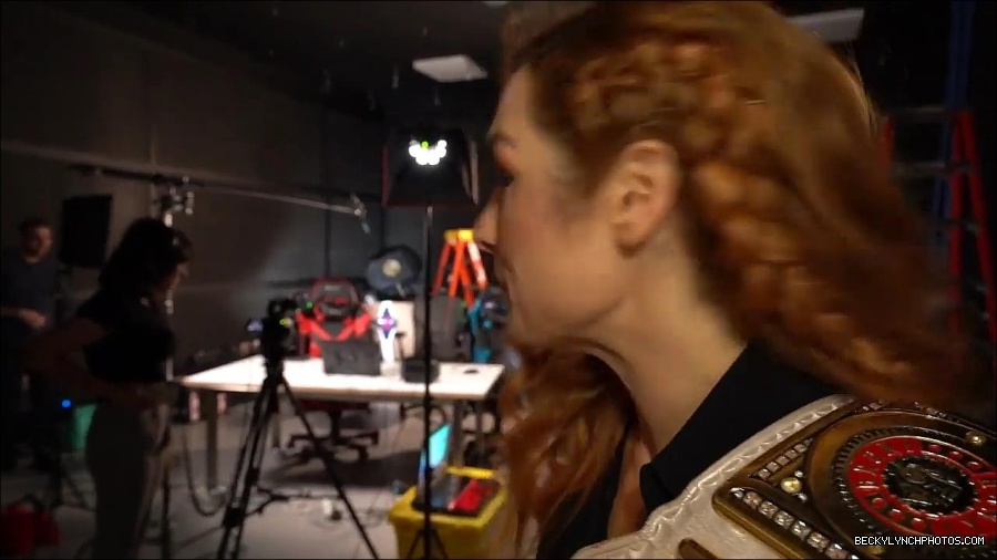 Y2Mate_is_-_BECKY_LYNCH_visits_the_NEW_UpUpDownDown_Studio21-nQJ31QXsyGs-720p-1656083018926_mp4_000038066.jpg