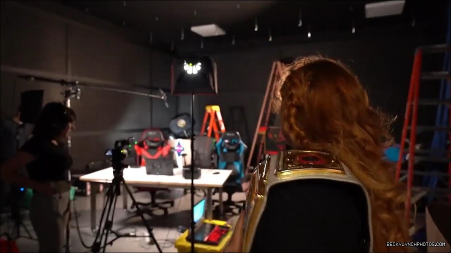 Y2Mate_is_-_BECKY_LYNCH_visits_the_NEW_UpUpDownDown_Studio21-nQJ31QXsyGs-720p-1656083018926_mp4_000038866.jpg