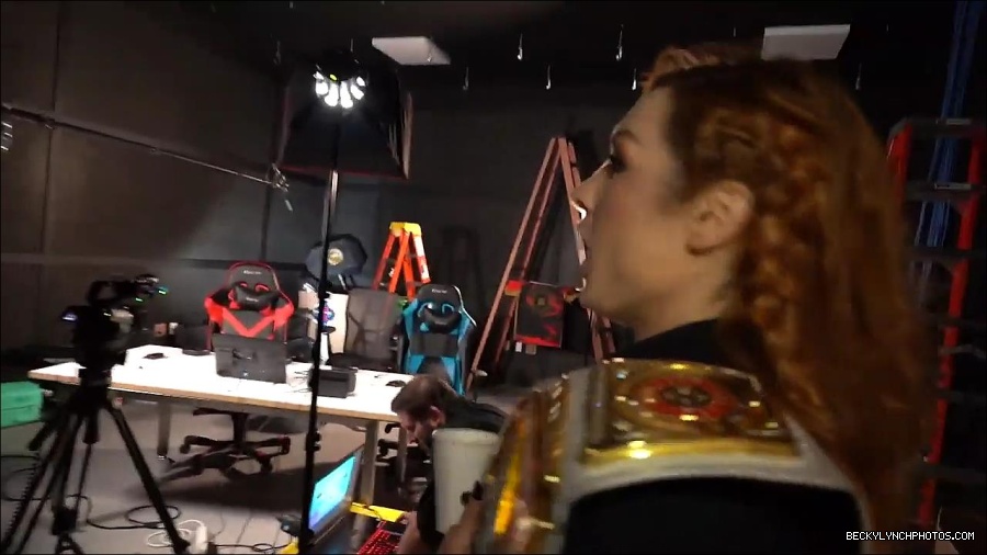 Y2Mate_is_-_BECKY_LYNCH_visits_the_NEW_UpUpDownDown_Studio21-nQJ31QXsyGs-720p-1656083018926_mp4_000040466.jpg