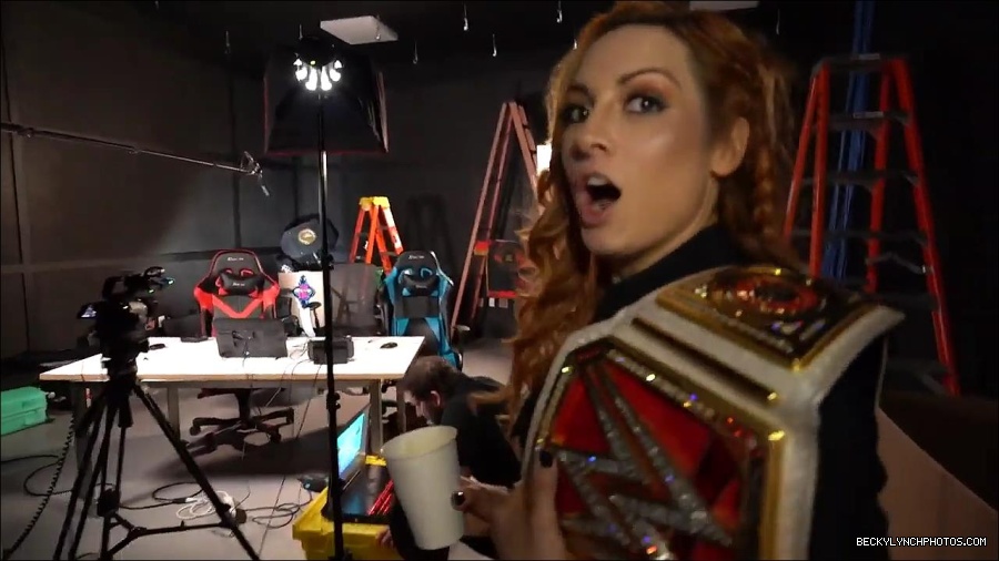 Y2Mate_is_-_BECKY_LYNCH_visits_the_NEW_UpUpDownDown_Studio21-nQJ31QXsyGs-720p-1656083018926_mp4_000040866.jpg